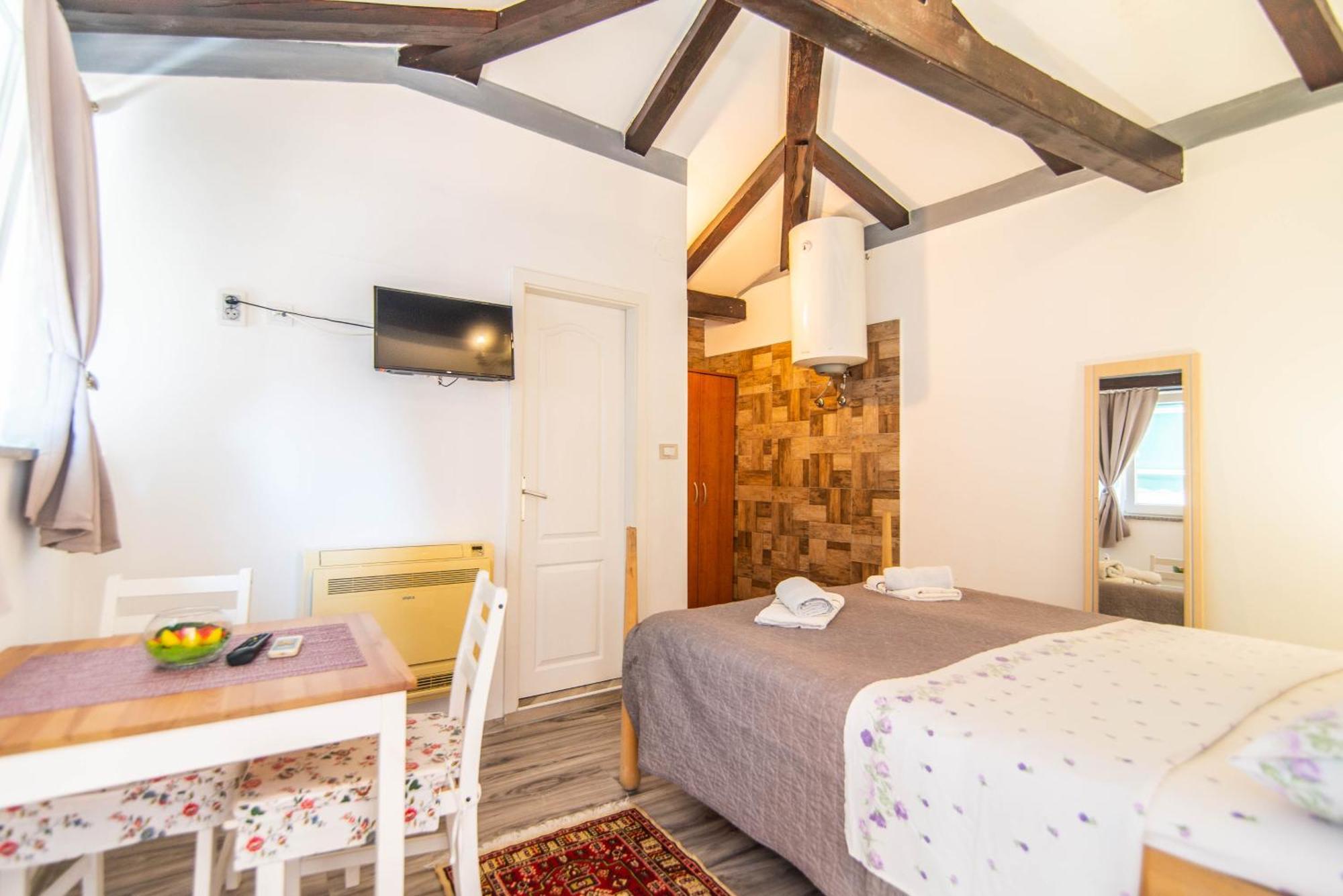 Giovanna Boutique Rooms & Pool Pola Esterno foto
